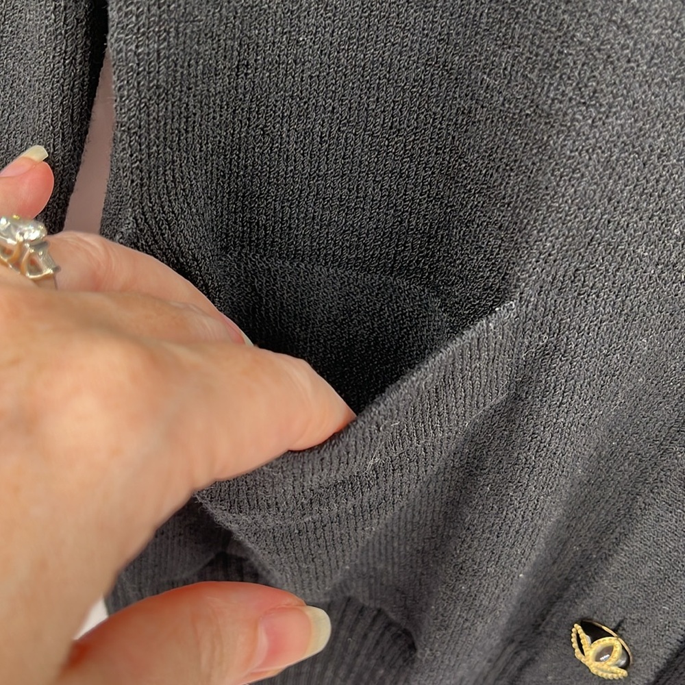 ST. JOHN CAVIAR - Like new Black Knit Sweater Cardigan Luxury-Medium - Picture 11 of 13